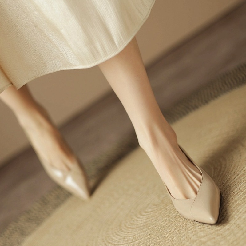 Туфли без шнуровки из лакирова – обзор и цена Patent Leather Pump