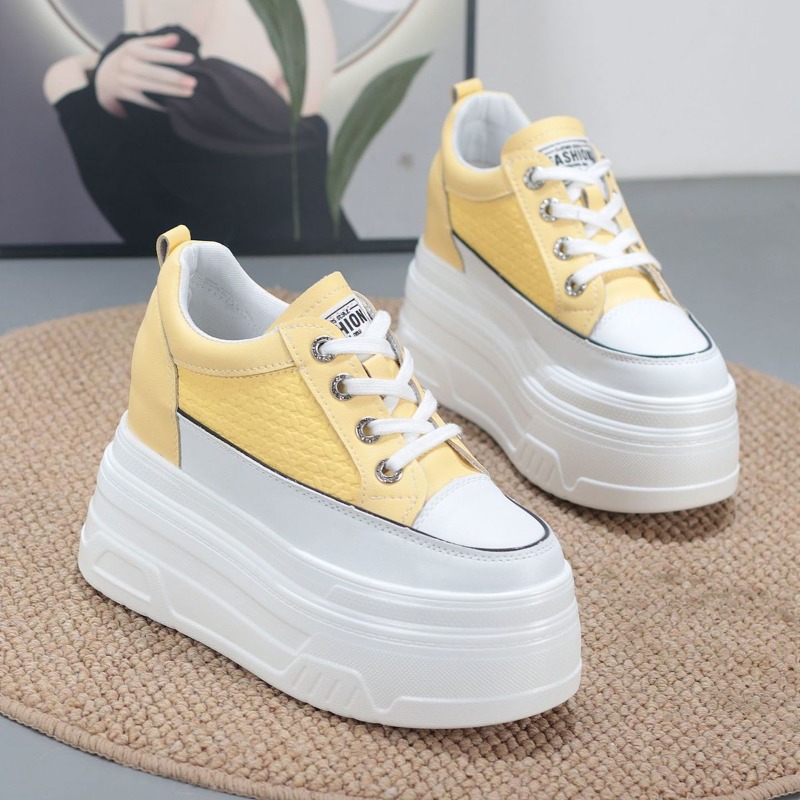 Новые кроссовки 2026 года: 10  – обзор и цена Wedge Heeled Sneaker