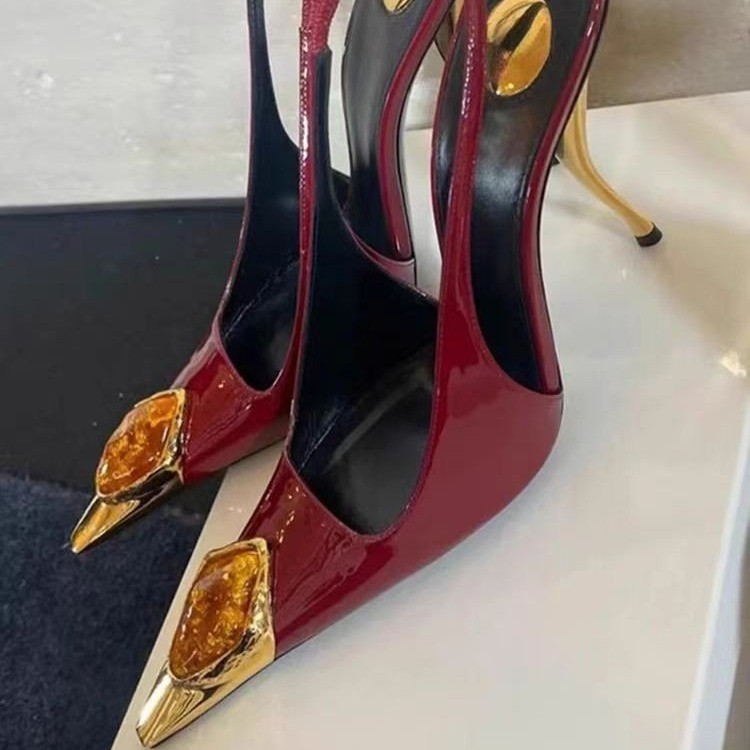 Женские туфли-лодочки из лакир – обзор и цена Patent Leather Pump