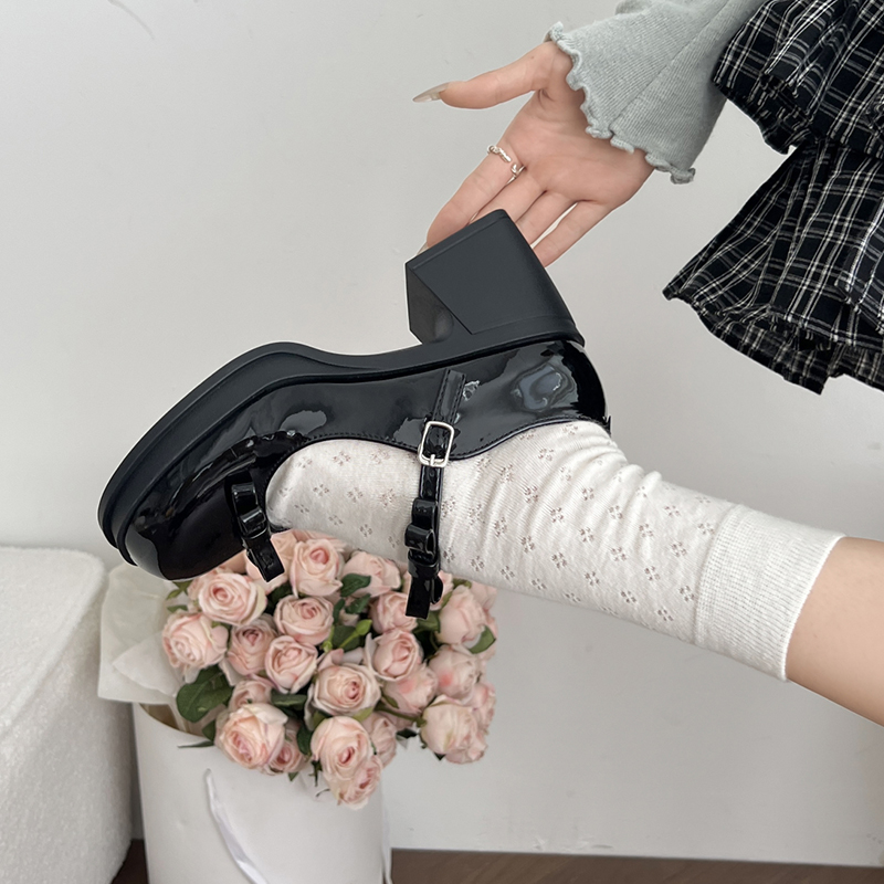 Элегантные туфли Мэри Джейн на – обзор и цена Patent Leather Pump