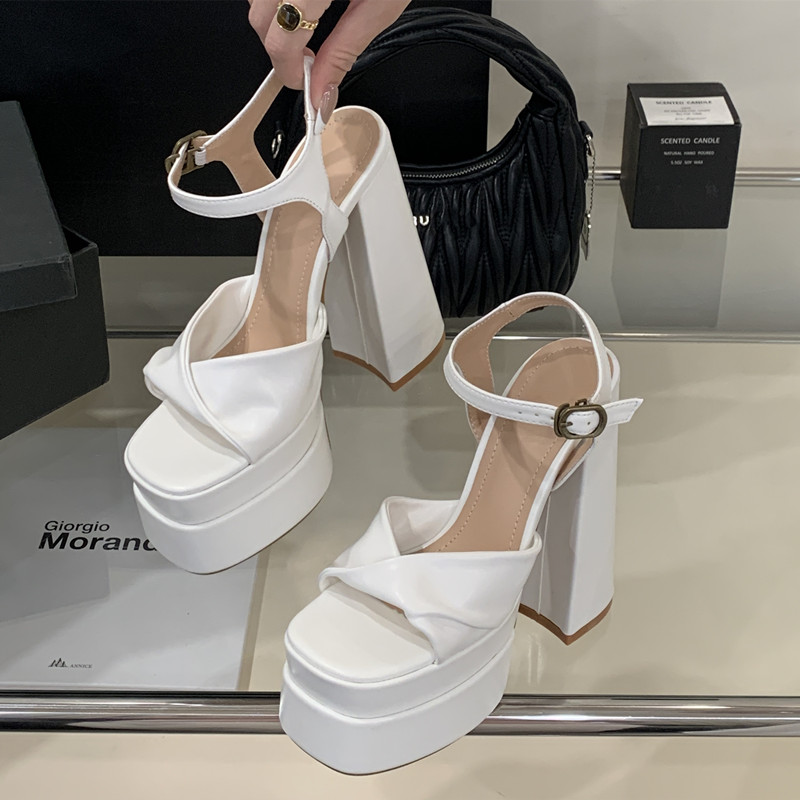 Модные женские сандалии-гладиа – обзор и цена Wedge Heeled Sneaker