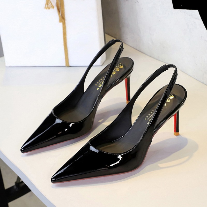 Новые европейские и американск – обзор и цена Patent Leather Pump
